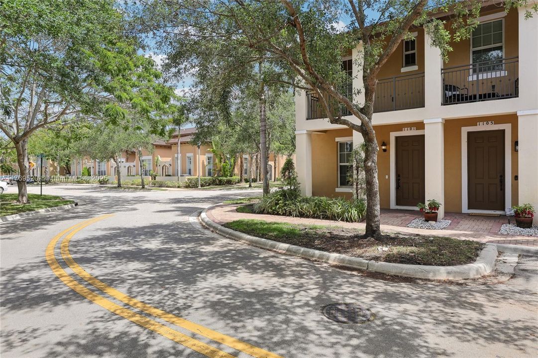 Vendido Recientemente: $470,000 (3 camas, 2 baños, 1660 Pies cuadrados)