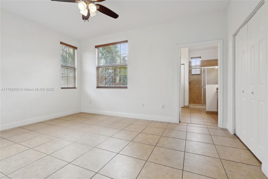 Vendido Recientemente: $470,000 (3 camas, 2 baños, 1660 Pies cuadrados)