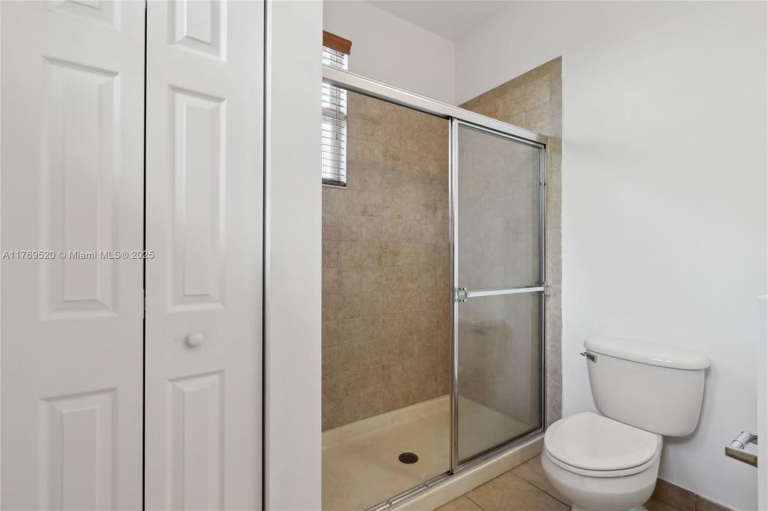 Vendido Recientemente: $470,000 (3 camas, 2 baños, 1660 Pies cuadrados)