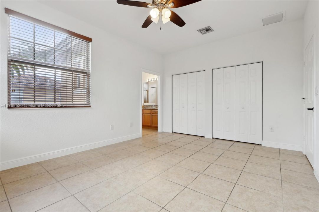 Vendido Recientemente: $470,000 (3 camas, 2 baños, 1660 Pies cuadrados)