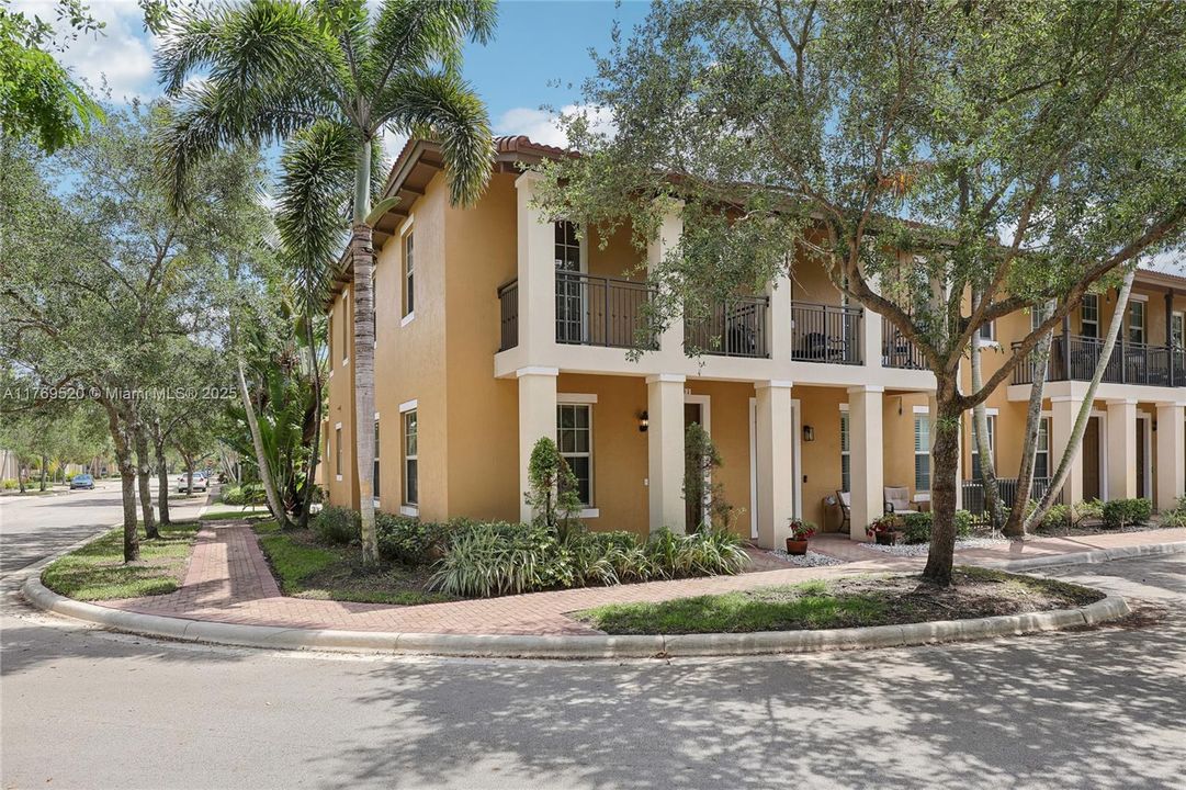 Vendido Recientemente: $470,000 (3 camas, 2 baños, 1660 Pies cuadrados)