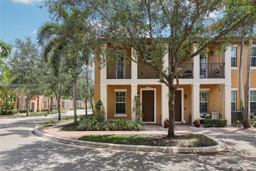 Vendido Recientemente: $470,000 (3 camas, 2 baños, 1660 Pies cuadrados)