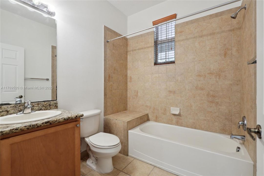 Vendido Recientemente: $470,000 (3 camas, 2 baños, 1660 Pies cuadrados)