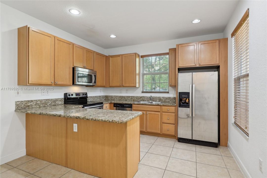 Vendido Recientemente: $470,000 (3 camas, 2 baños, 1660 Pies cuadrados)