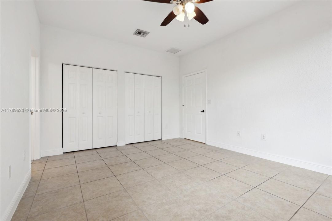 Vendido Recientemente: $470,000 (3 camas, 2 baños, 1660 Pies cuadrados)