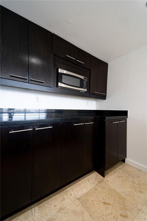 En Venta: $450,000 (2 camas, 2 baños, 1030 Pies cuadrados)