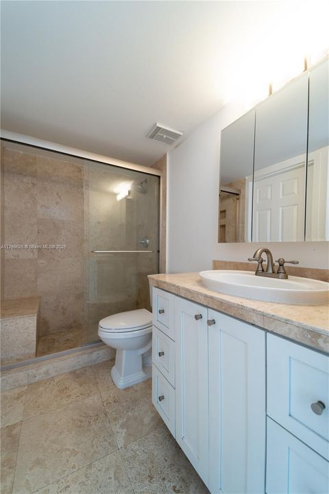 En Venta: $450,000 (2 camas, 2 baños, 1030 Pies cuadrados)