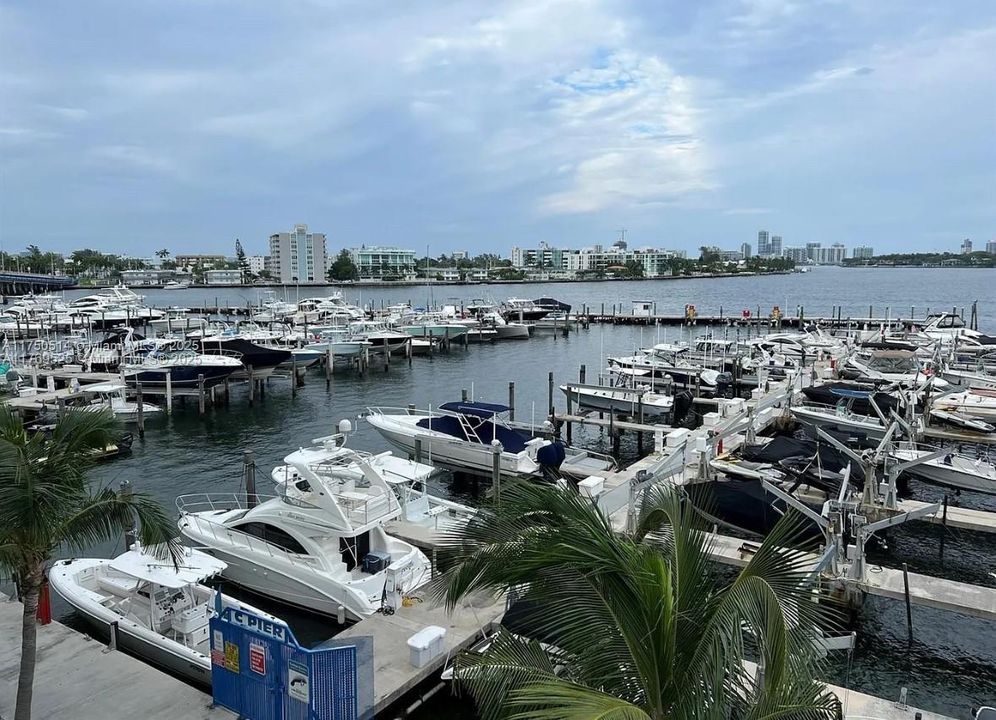 En Venta: $450,000 (2 camas, 2 baños, 1030 Pies cuadrados)