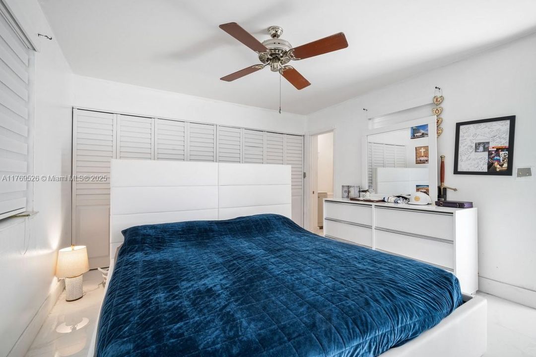 Недавно продано: $489,000 (3 спален, 2 ванн, 1324 Квадратных фут)