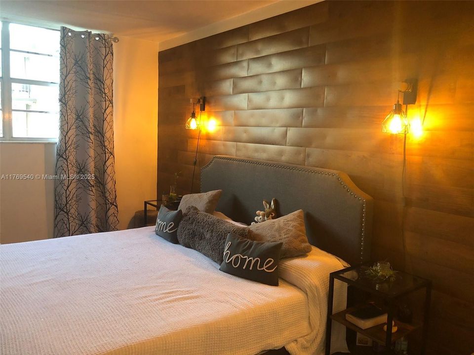 待售: $127,000 (1 贝兹, 1 浴室, 740 平方英尺)