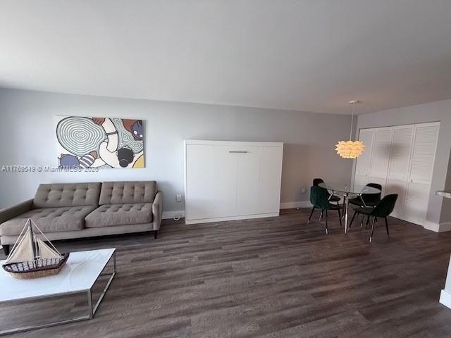 На продажу: $285,000 (1 спален, 1 ванн, 658 Квадратных фут)