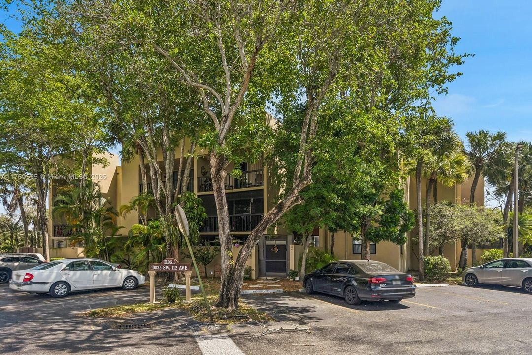 Activo con contrato: $225,000 (1 camas, 1 baños, 787 Pies cuadrados)