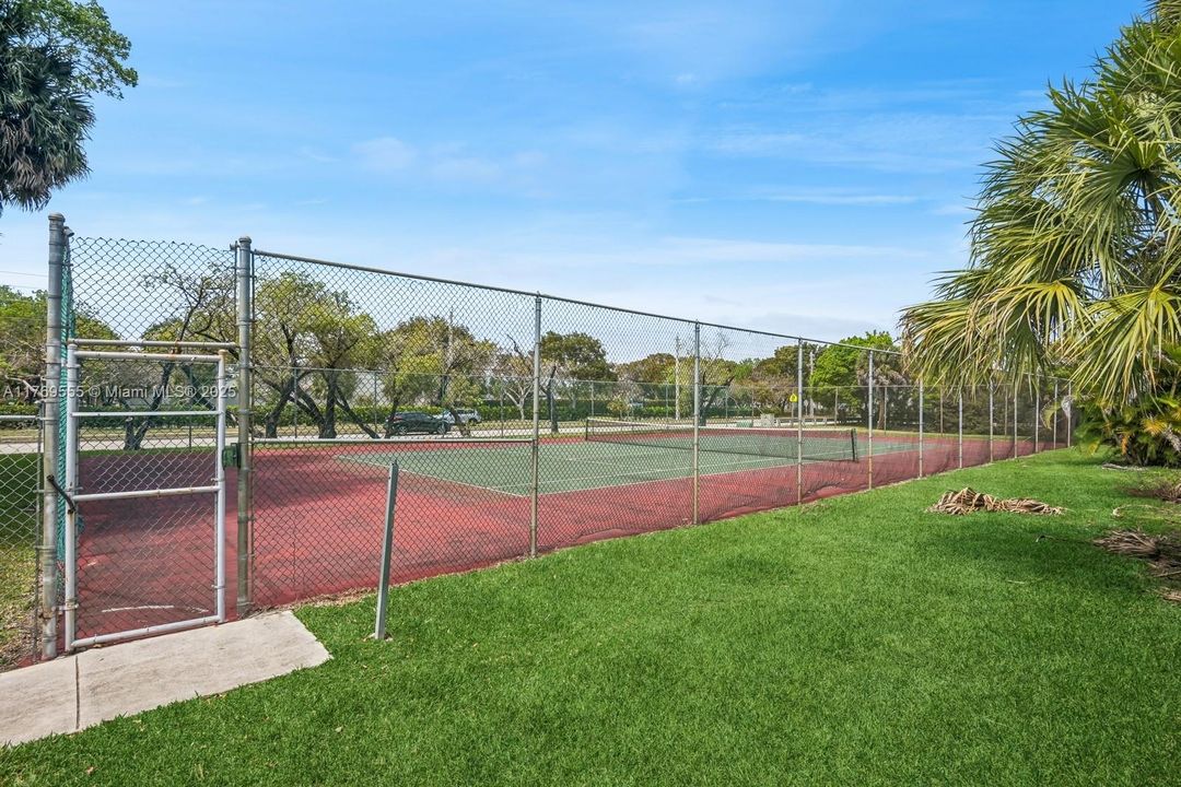 Activo con contrato: $225,000 (1 camas, 1 baños, 787 Pies cuadrados)