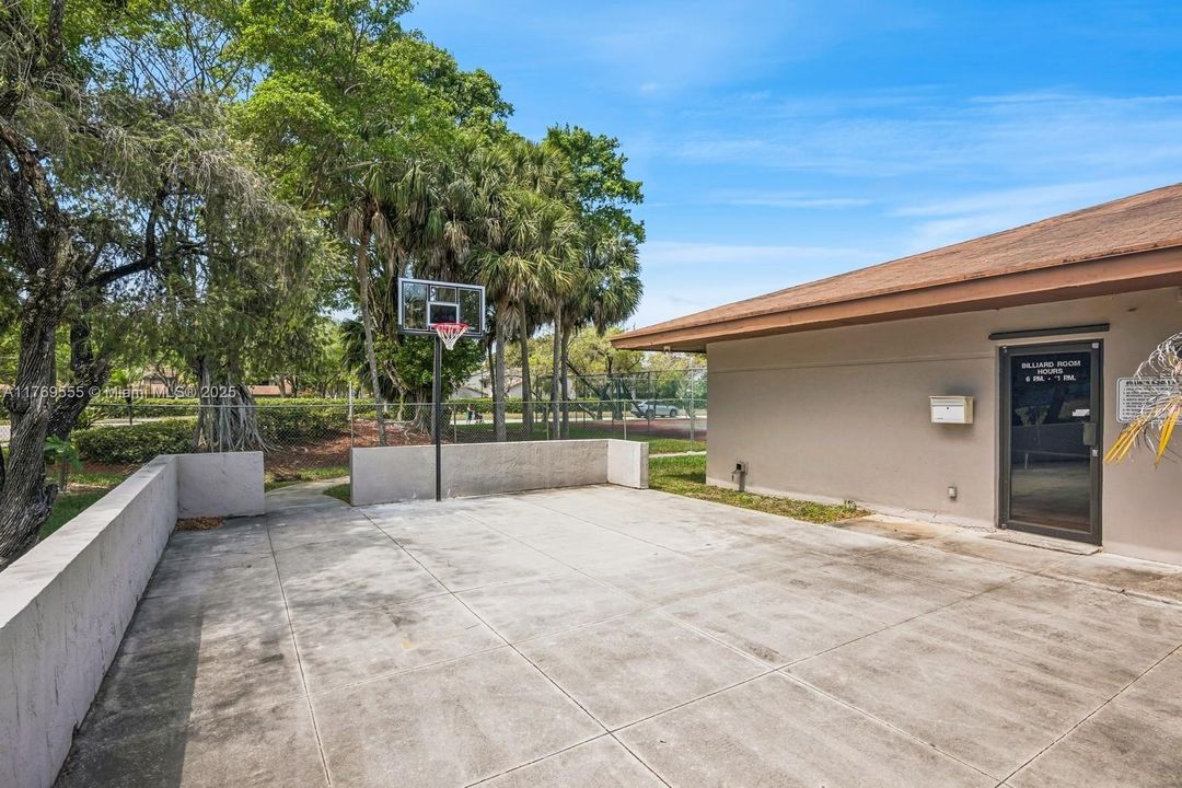 Activo con contrato: $225,000 (1 camas, 1 baños, 787 Pies cuadrados)