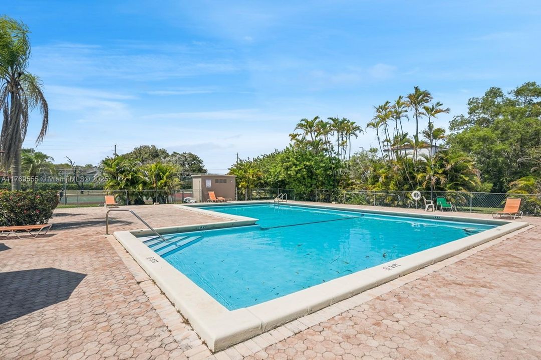 Activo con contrato: $225,000 (1 camas, 1 baños, 787 Pies cuadrados)