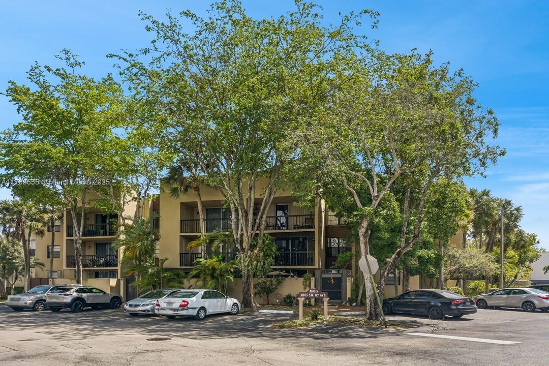 Activo con contrato: $225,000 (1 camas, 1 baños, 787 Pies cuadrados)