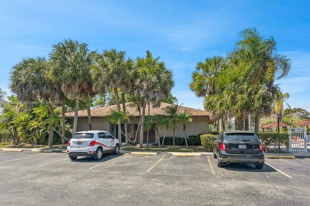 Activo con contrato: $225,000 (1 camas, 1 baños, 787 Pies cuadrados)