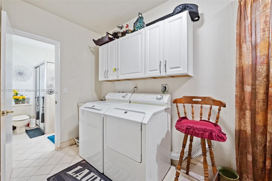 Laundry attached to a full bath