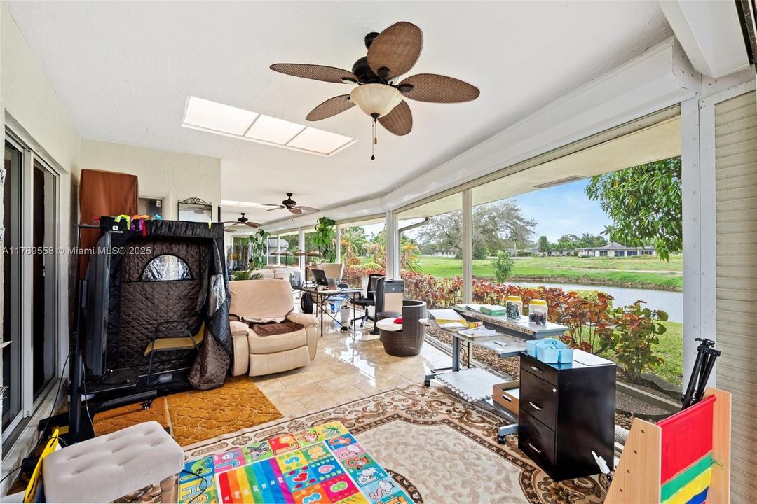 Activo con contrato: $750,000 (4 camas, 3 baños, 3249 Pies cuadrados)