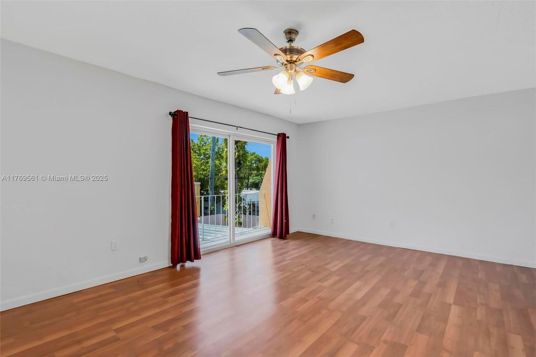 Recently Rented: $2,790 (2 beds, 2 baths, 1640 Square Feet)