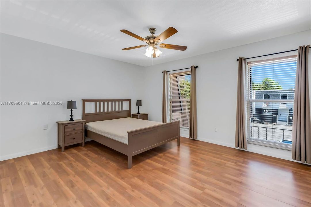 Recently Rented: $2,790 (2 beds, 2 baths, 1640 Square Feet)