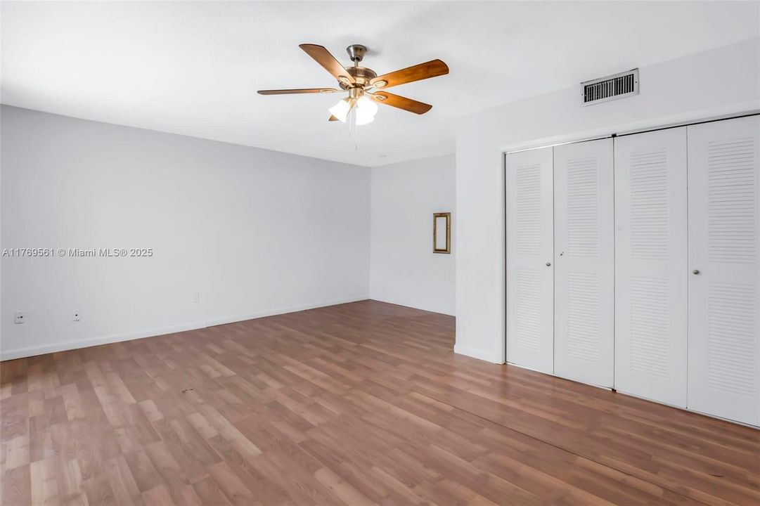 Recently Rented: $2,790 (2 beds, 2 baths, 1640 Square Feet)