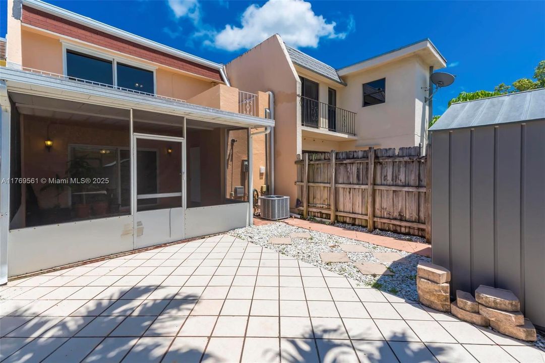 Recently Rented: $2,790 (2 beds, 2 baths, 1640 Square Feet)