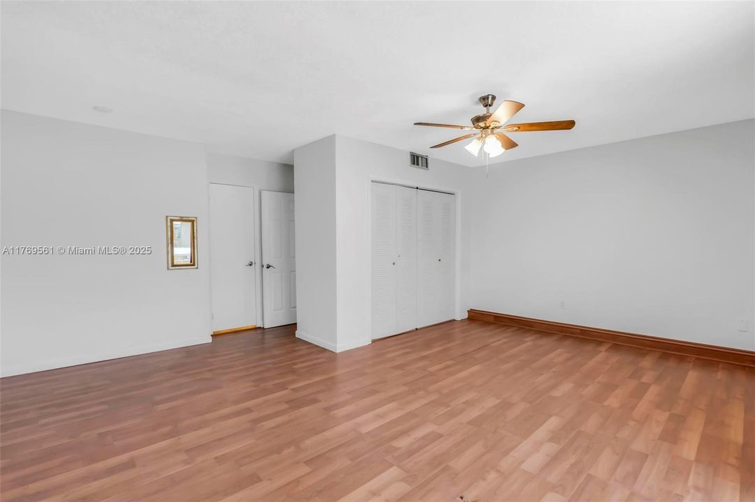 Recently Rented: $2,790 (2 beds, 2 baths, 1640 Square Feet)