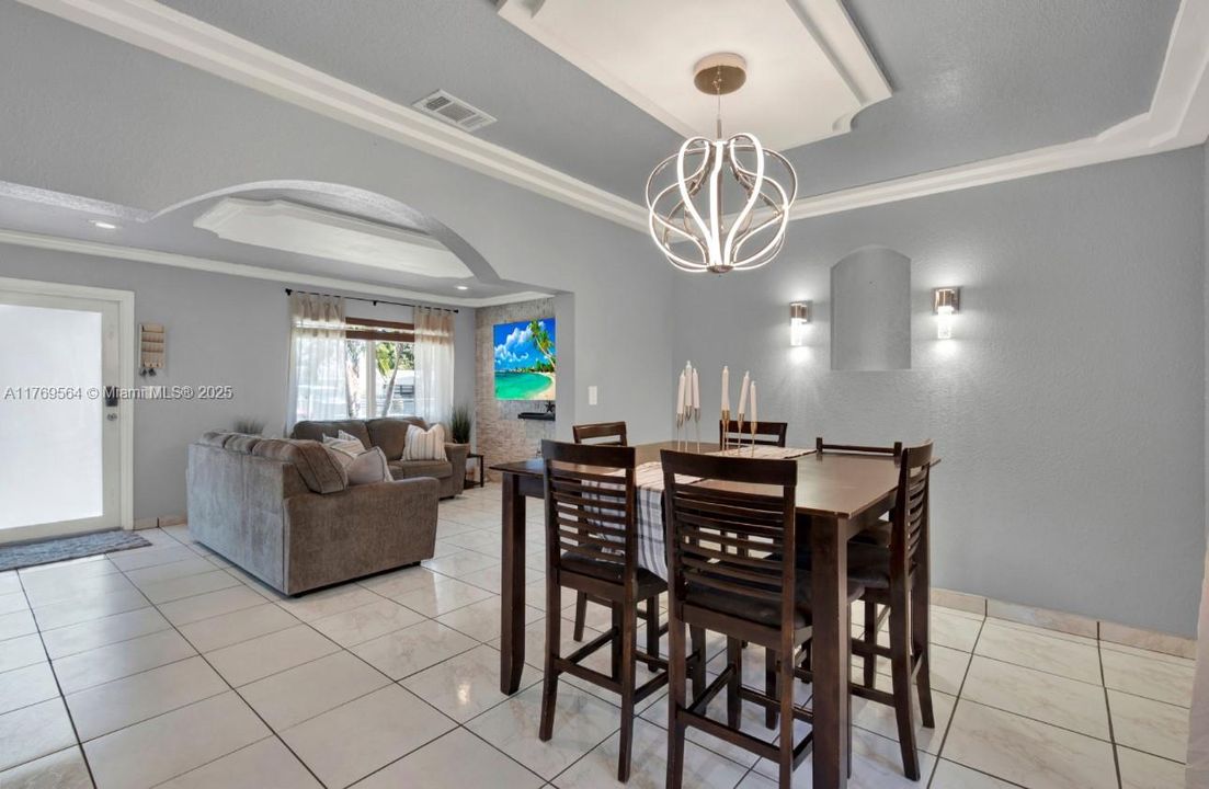 Recently Sold: $548,000 (4 beds, 2 baths, 1336 Square Feet)