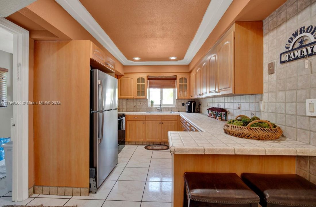 Recently Sold: $548,000 (4 beds, 2 baths, 1336 Square Feet)