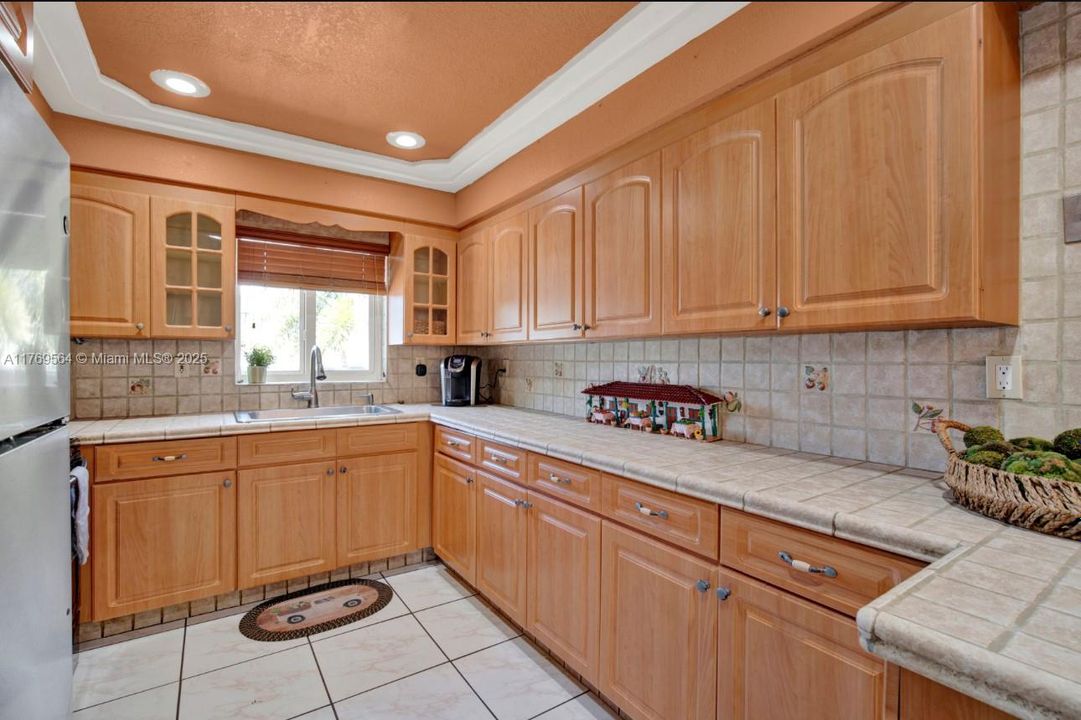 Recently Sold: $548,000 (4 beds, 2 baths, 1336 Square Feet)