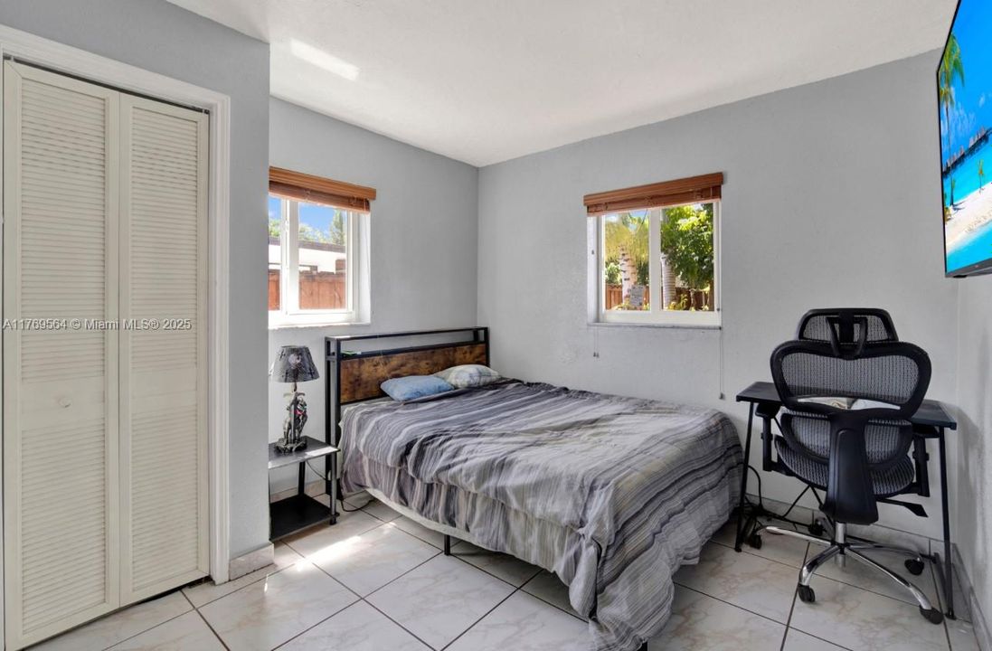 Recently Sold: $548,000 (4 beds, 2 baths, 1336 Square Feet)