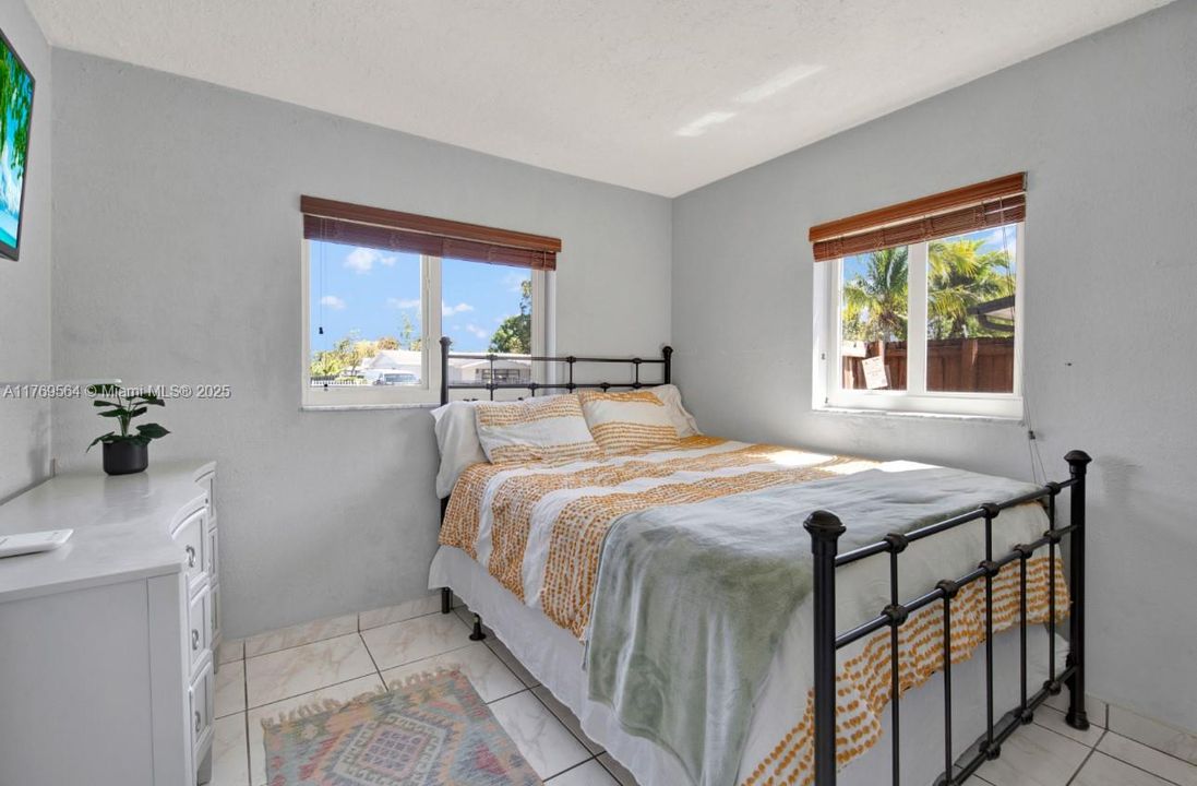 Recently Sold: $548,000 (4 beds, 2 baths, 1336 Square Feet)