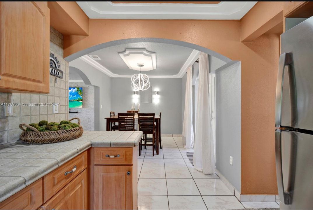 Recently Sold: $548,000 (4 beds, 2 baths, 1336 Square Feet)