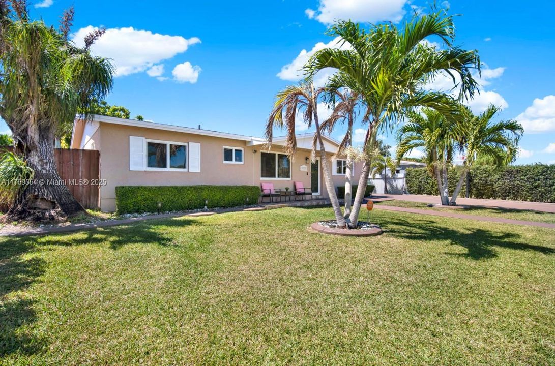 Recently Sold: $548,000 (4 beds, 2 baths, 1336 Square Feet)