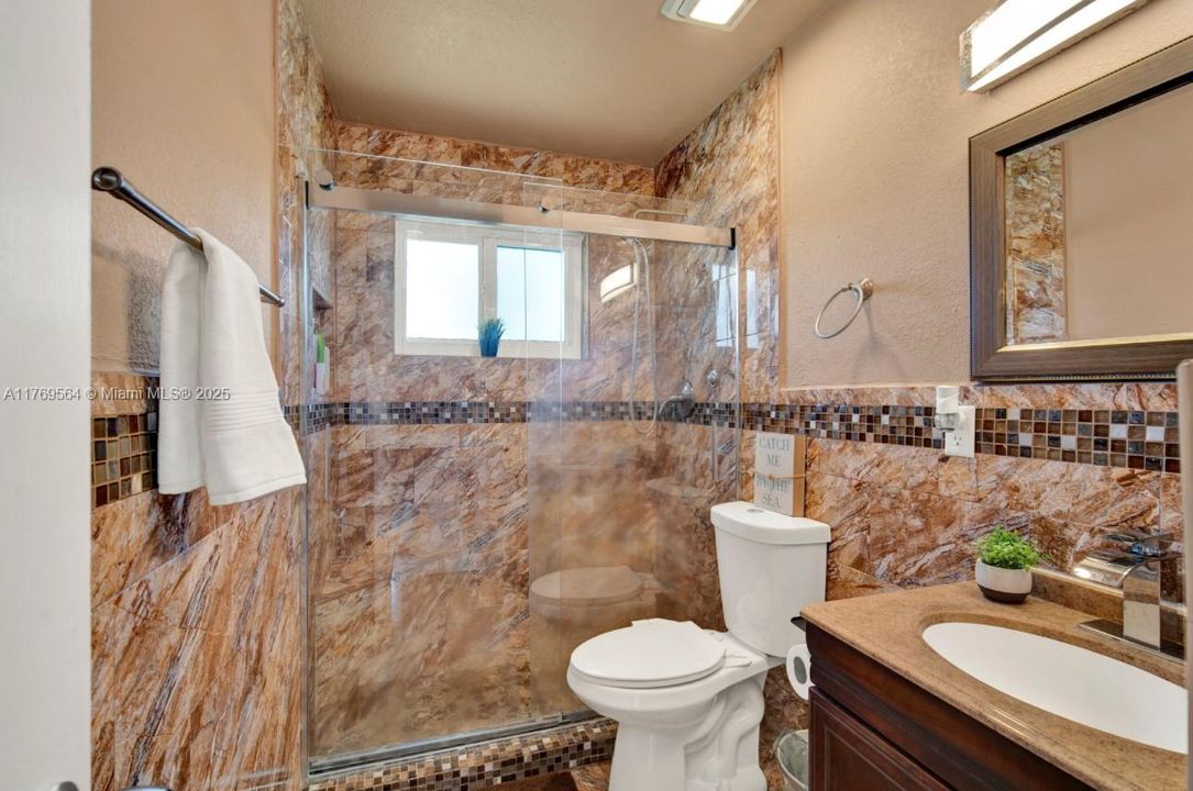 Recently Sold: $548,000 (4 beds, 2 baths, 1336 Square Feet)