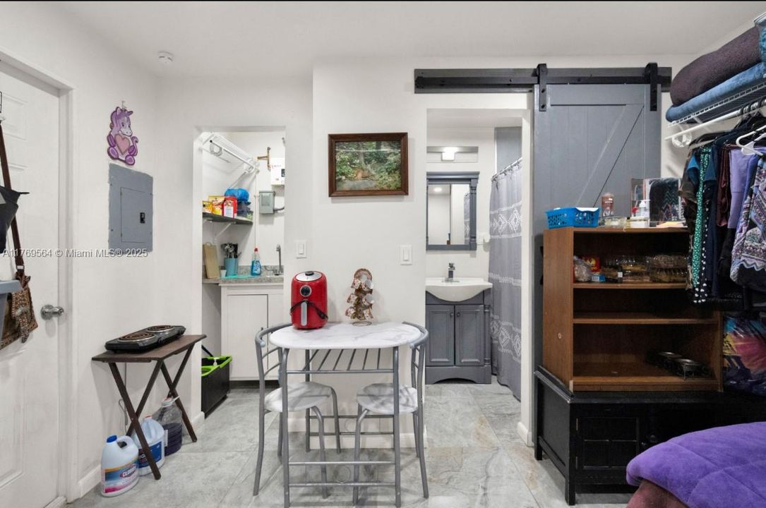 Recently Sold: $548,000 (4 beds, 2 baths, 1336 Square Feet)