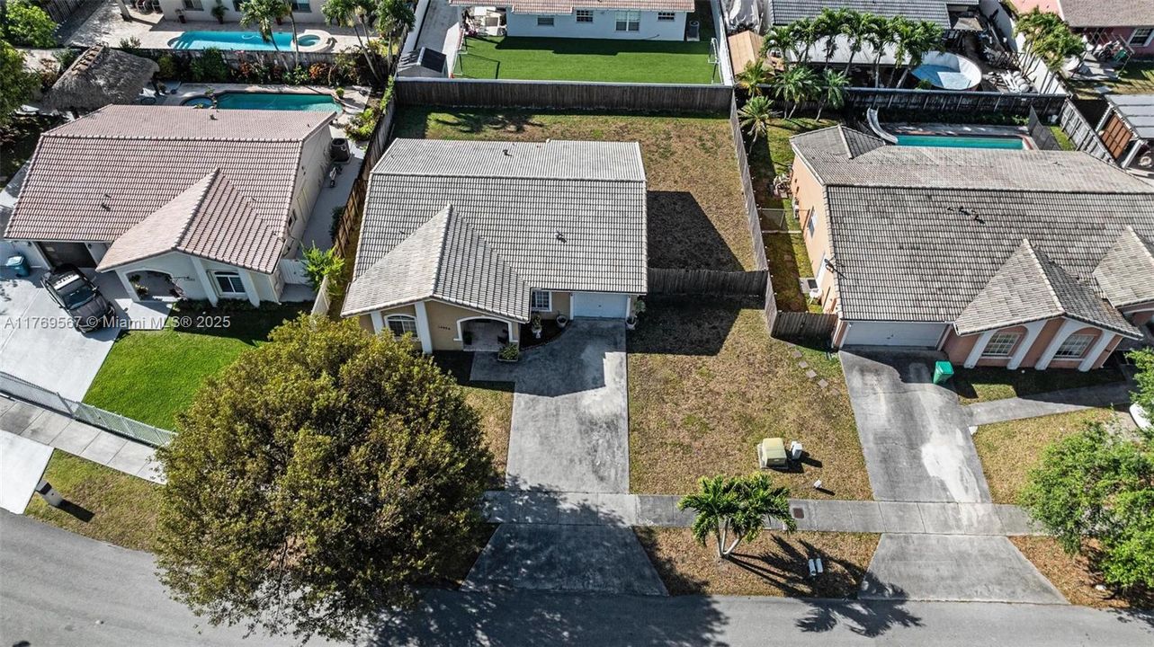 Recently Sold: $640,000 (3 beds, 2 baths, 1581 Square Feet)