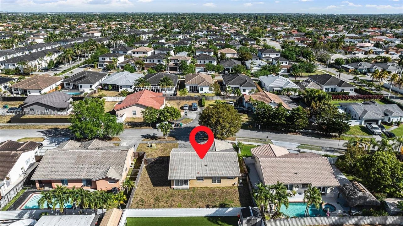 Recently Sold: $640,000 (3 beds, 2 baths, 1581 Square Feet)