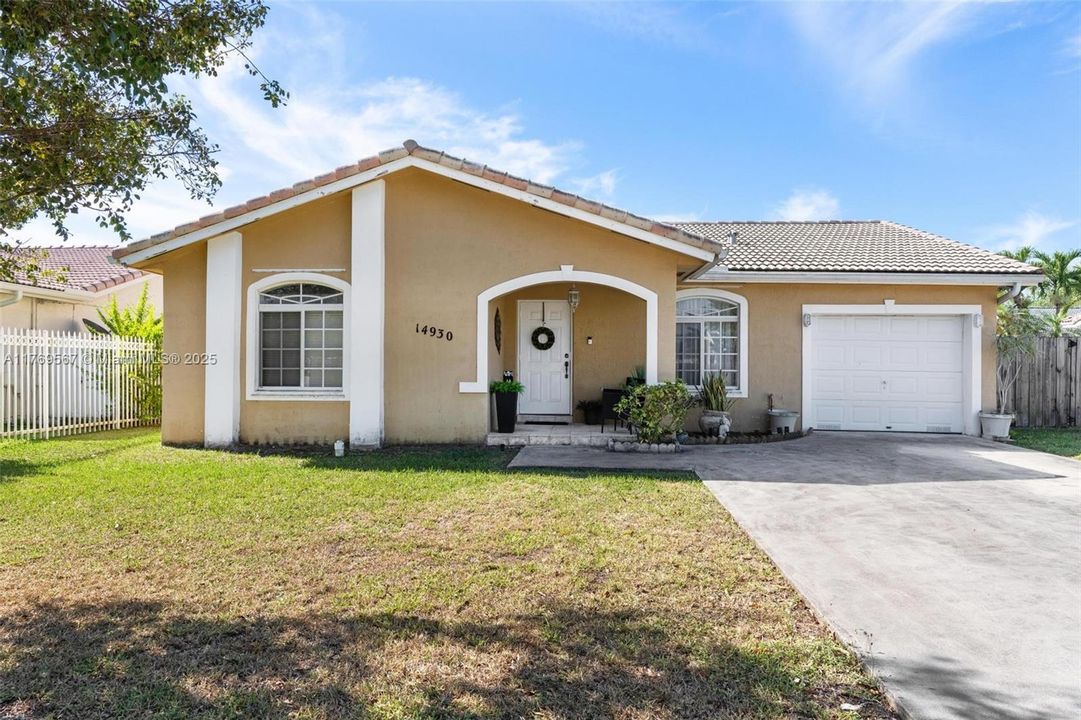 Recently Sold: $640,000 (3 beds, 2 baths, 1581 Square Feet)