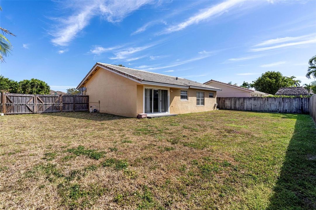 Recently Sold: $640,000 (3 beds, 2 baths, 1581 Square Feet)