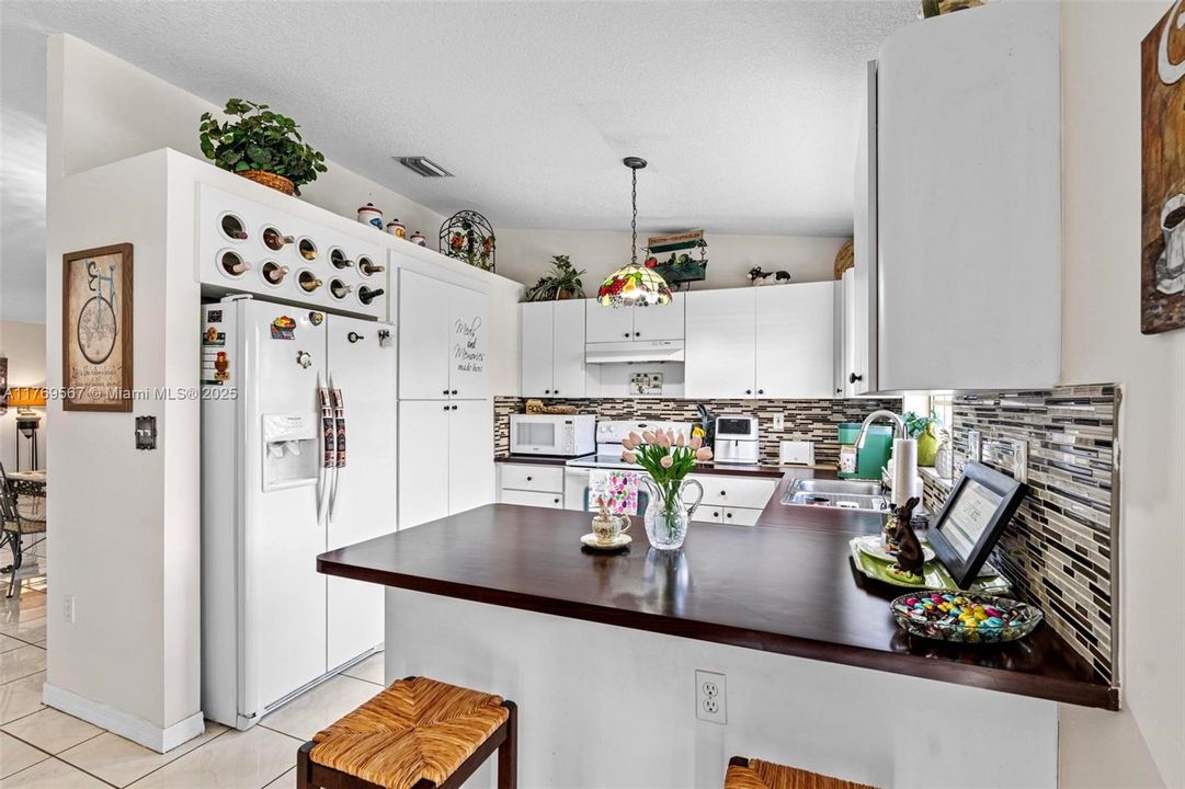 Recently Sold: $640,000 (3 beds, 2 baths, 1581 Square Feet)