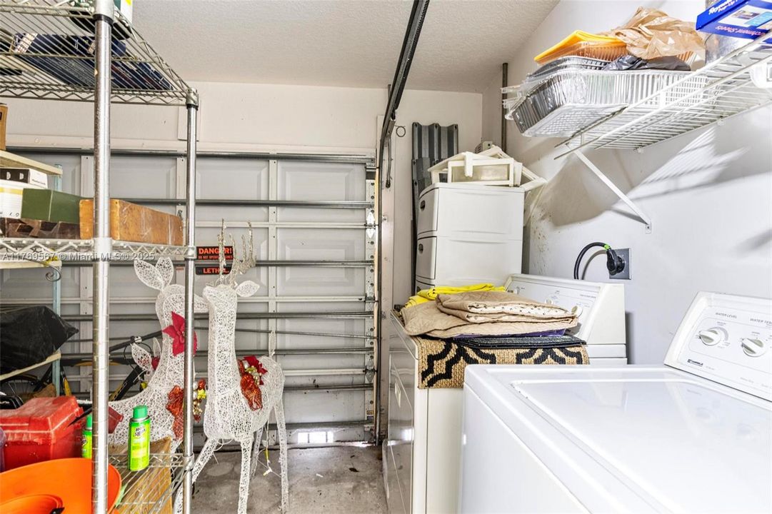 Recently Sold: $640,000 (3 beds, 2 baths, 1581 Square Feet)