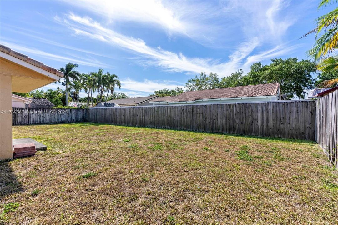 Recently Sold: $640,000 (3 beds, 2 baths, 1581 Square Feet)