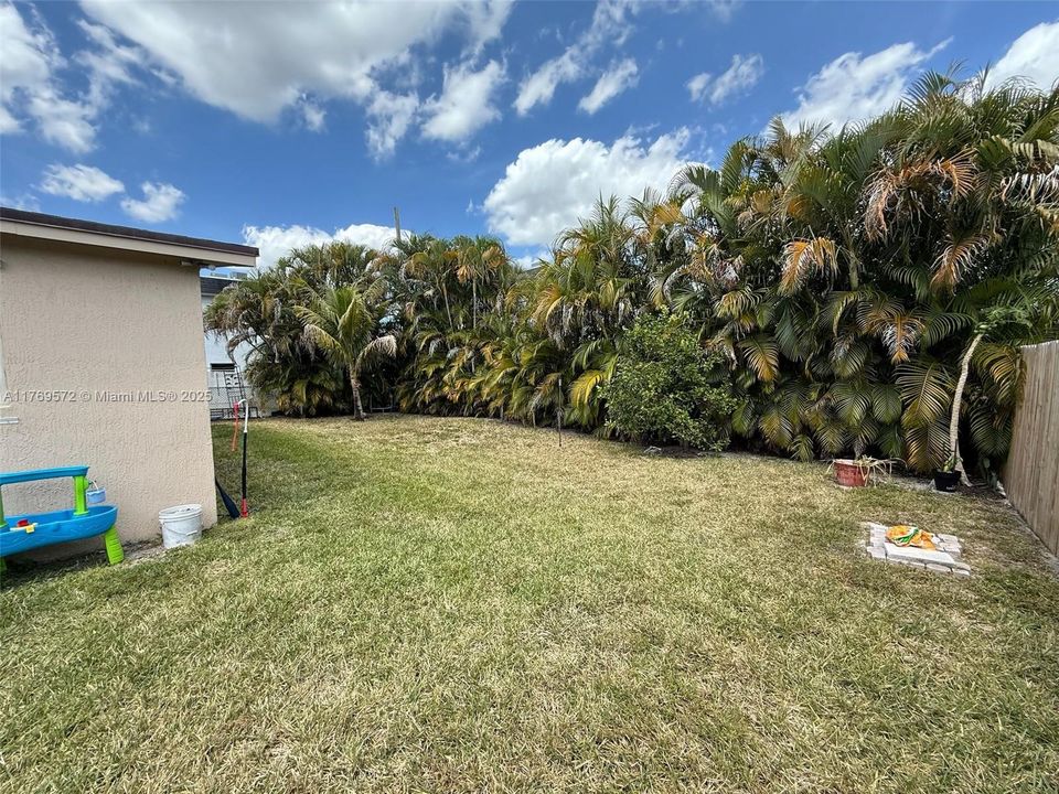 最近售出: $474,900 (0 贝兹, 0 浴室, 804 平方英尺)