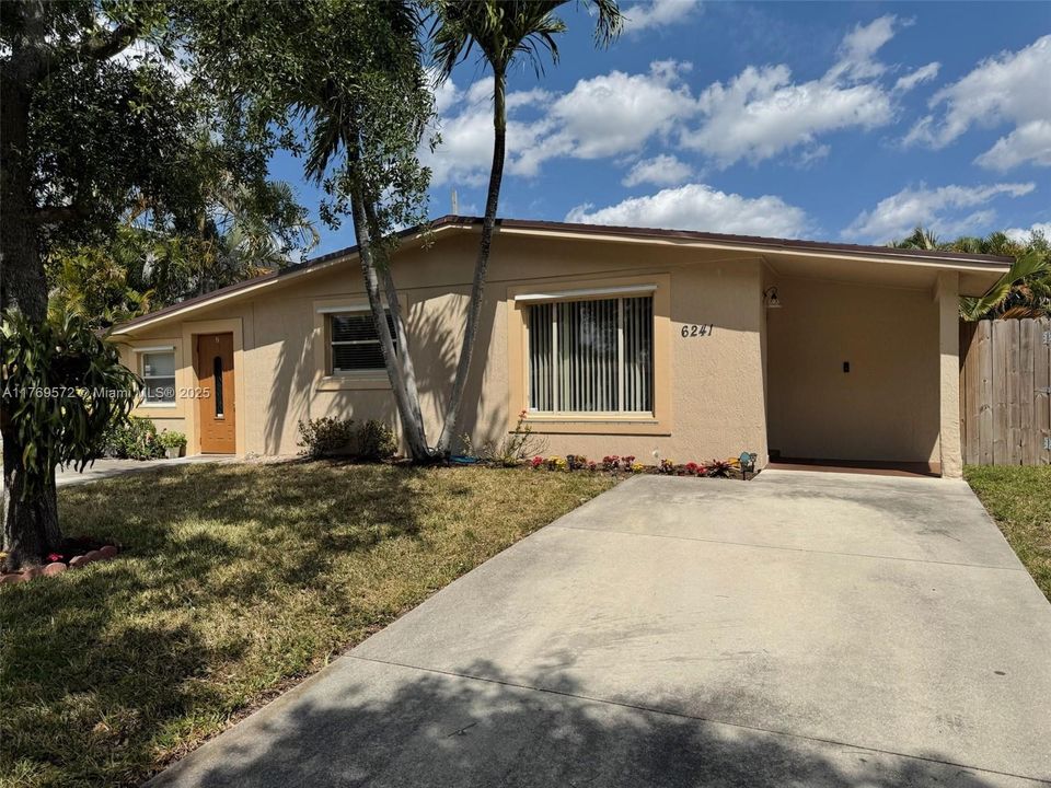 最近售出: $474,900 (0 贝兹, 0 浴室, 804 平方英尺)