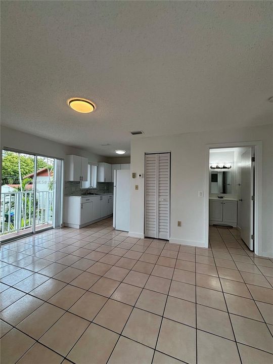 Recently Rented: $2,050 (2 beds, 1 baths, 0 Square Feet)