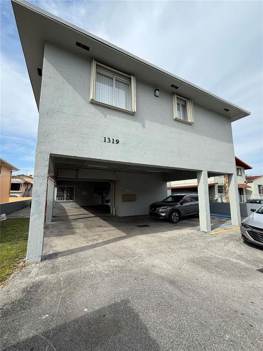 Recently Rented: $2,050 (2 beds, 1 baths, 0 Square Feet)