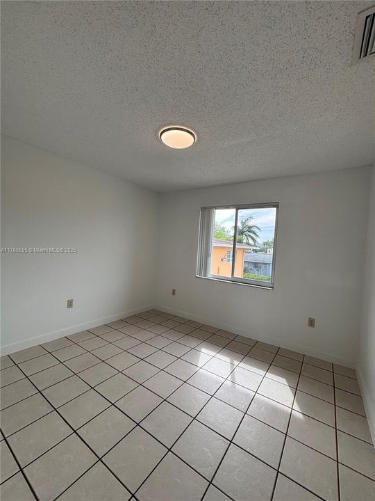 Recently Rented: $2,050 (2 beds, 1 baths, 0 Square Feet)