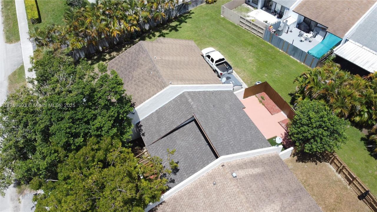 Recently Sold: $324,900 (2 beds, 1 baths, 1060 Square Feet)